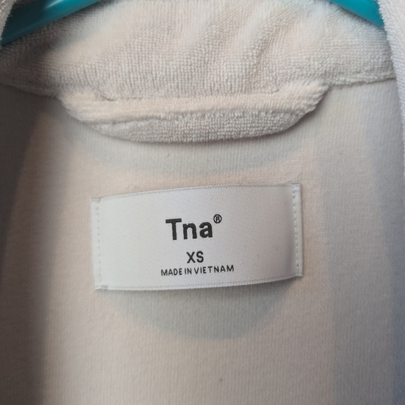 TNA ARITZIA newcastle shirt color Light Pink size XS Towel texture - Picture 10 of 15